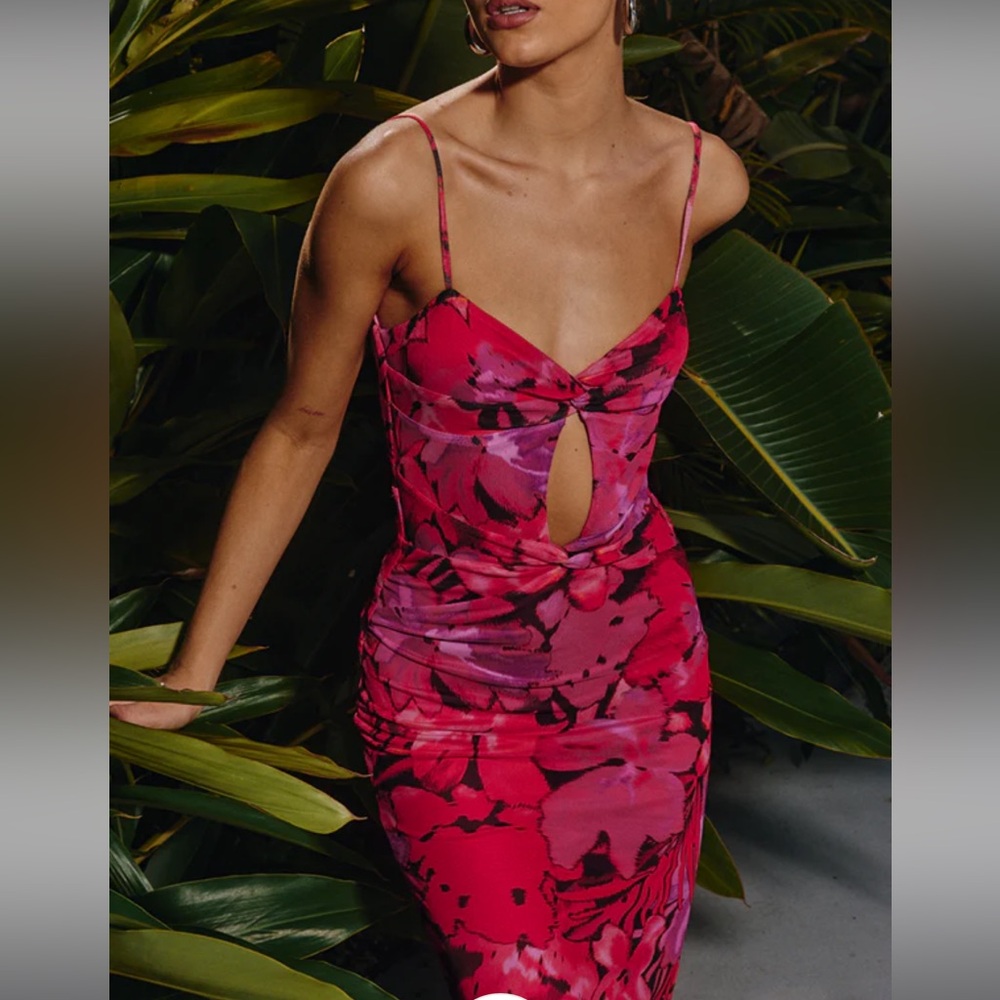 Runaway The Label- Marlini Maxi Dress- Pink Florals 🌺- Size Small